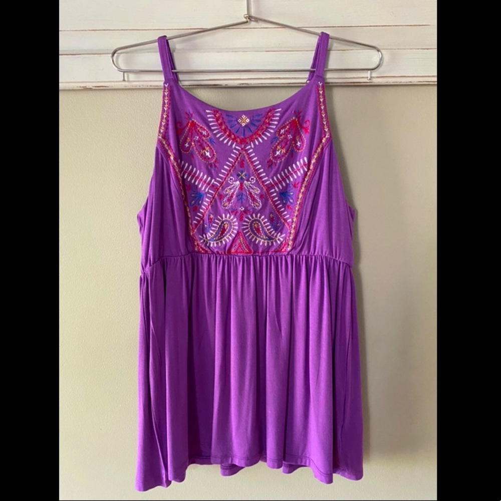 New w/o tags. Purple tank w/detail